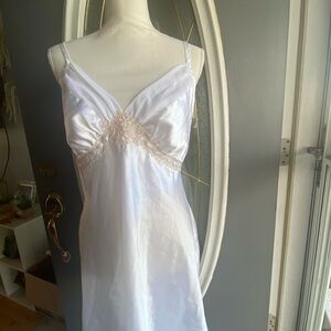 George White Chemise